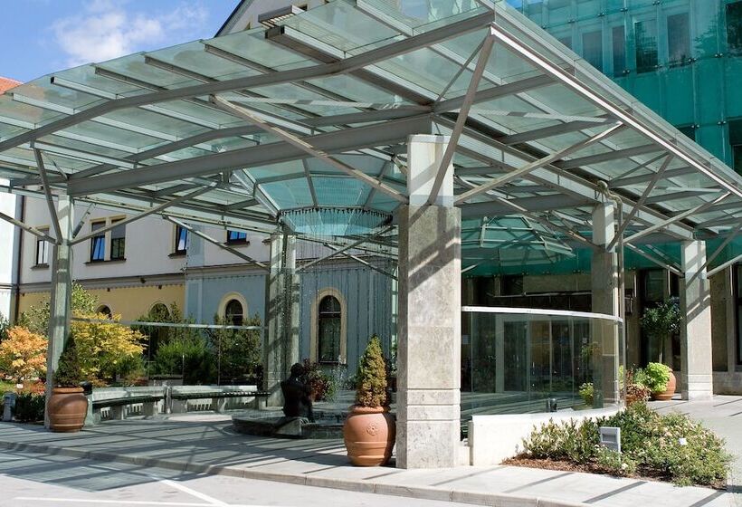 هتل Zdravilisce Thermana Lasko