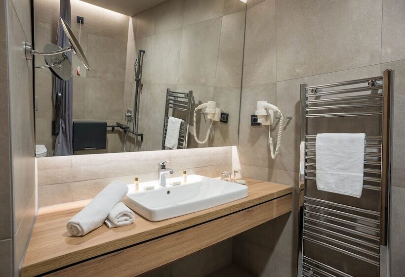 هتل Zdravilisce Thermana Lasko