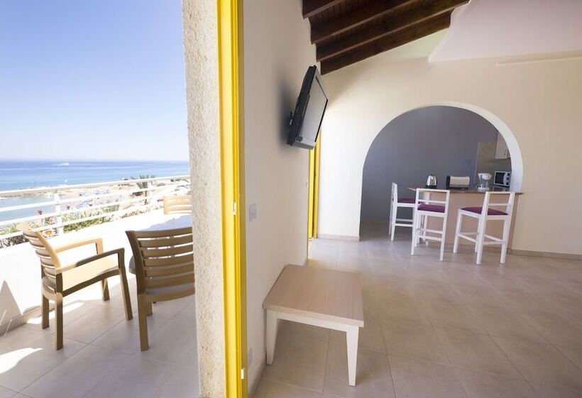 Myroandrou Beach Hotel Apartments