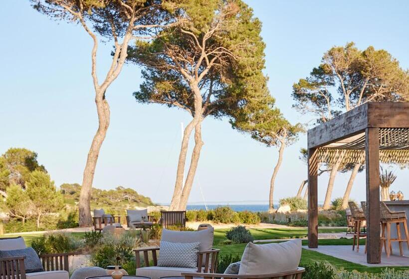 리조트 Ikos Porto Petro