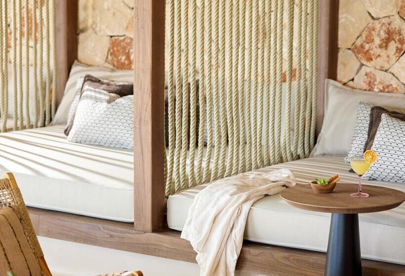 리조트 Ikos Porto Petro