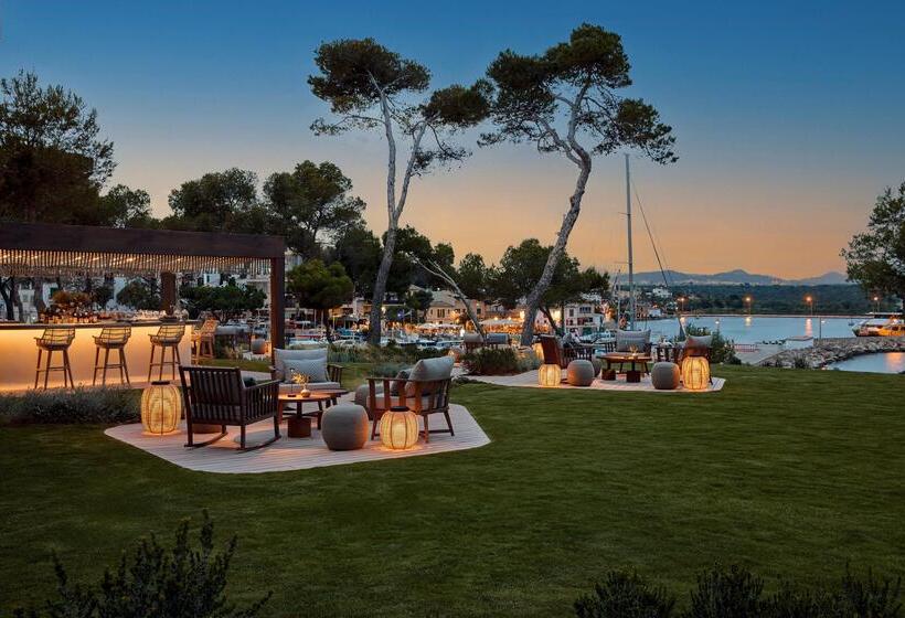 리조트 Ikos Porto Petro