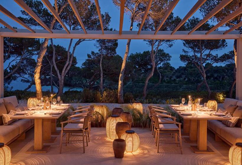 리조트 Ikos Porto Petro