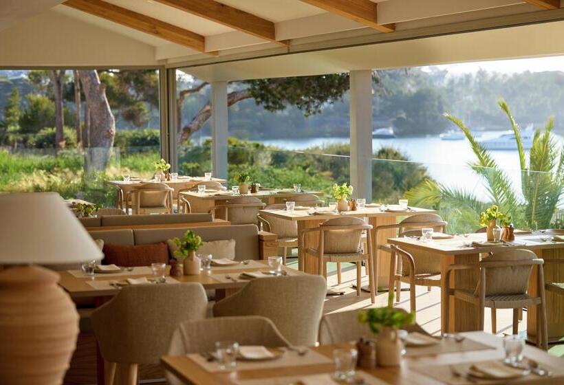 리조트 Ikos Porto Petro