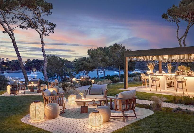 리조트 Ikos Porto Petro