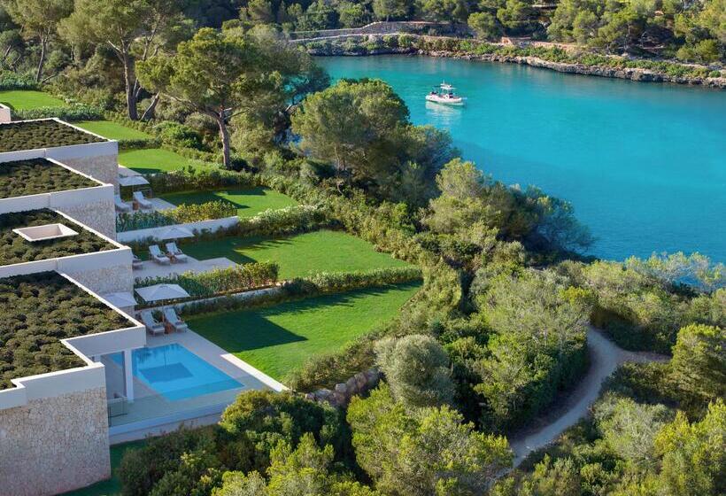 리조트 Ikos Porto Petro