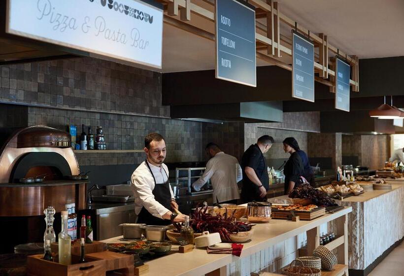 리조트 Ikos Porto Petro