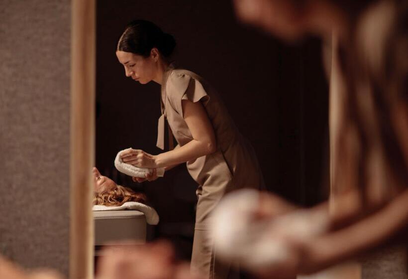 리조트 Ikos Porto Petro