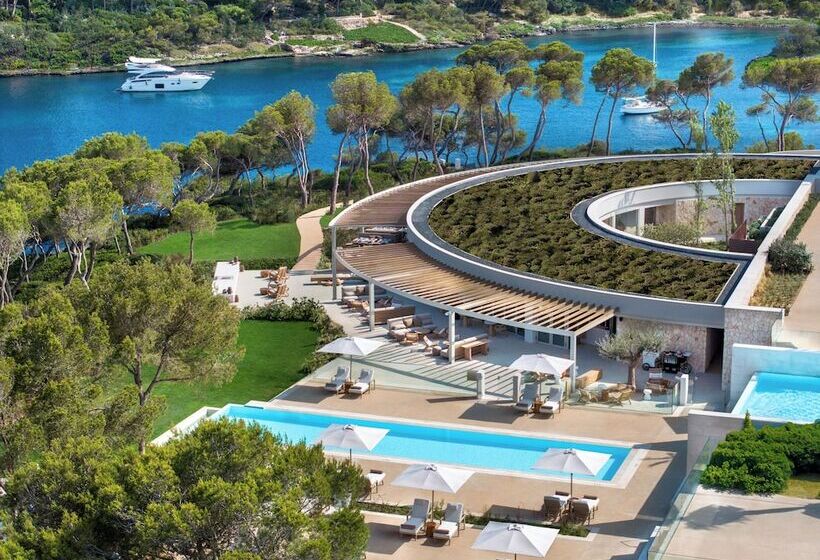 리조트 Ikos Porto Petro