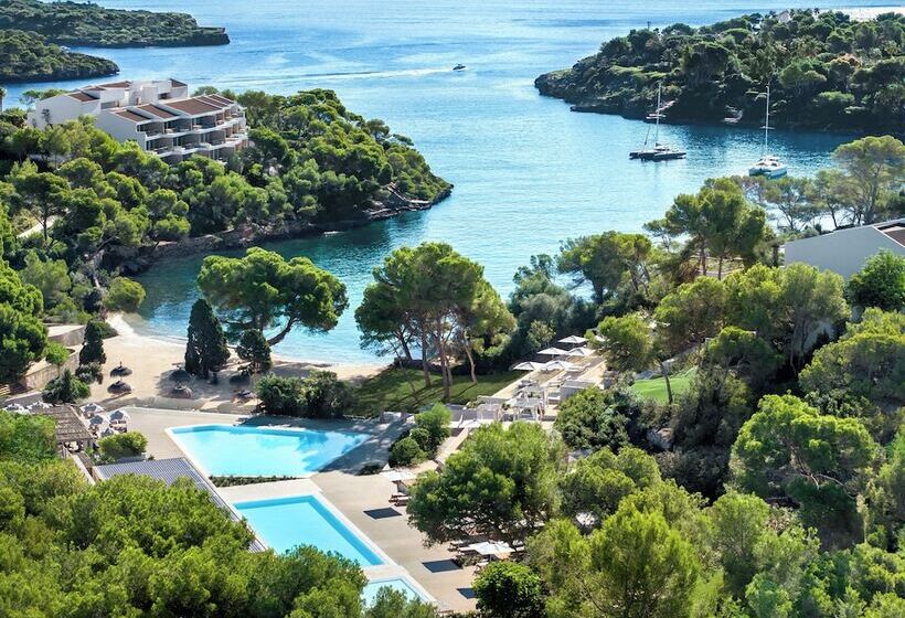 리조트 Ikos Porto Petro