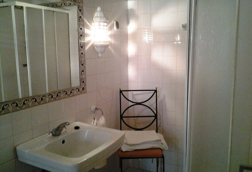 Rio Arade Manor House