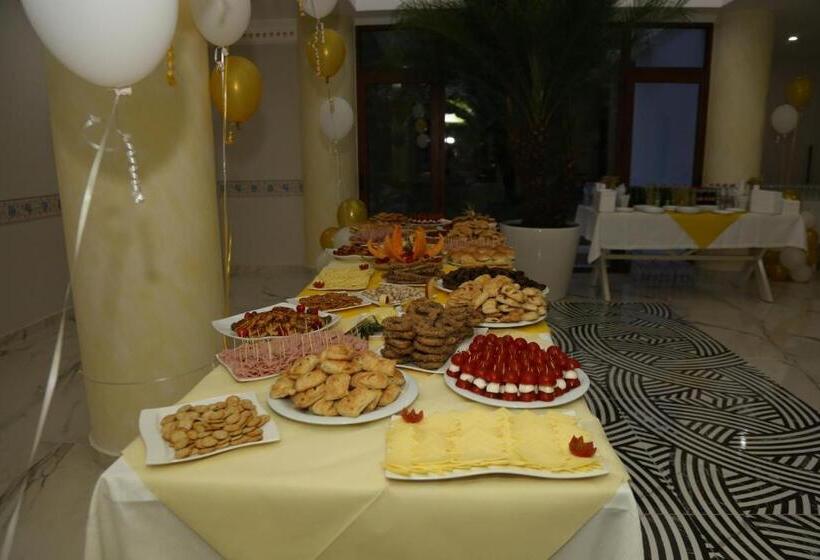 בית מלון כפרי Antalya   Beach Durres