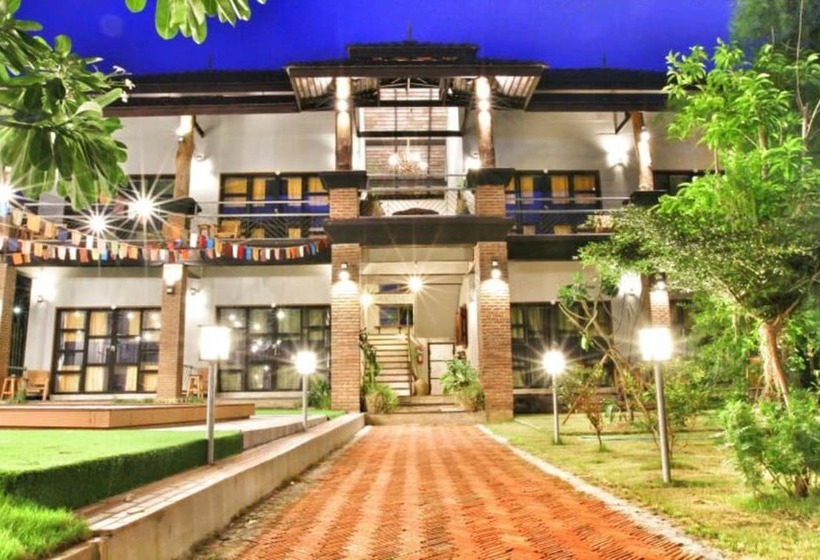 호텔 Above The Sea Maesariang