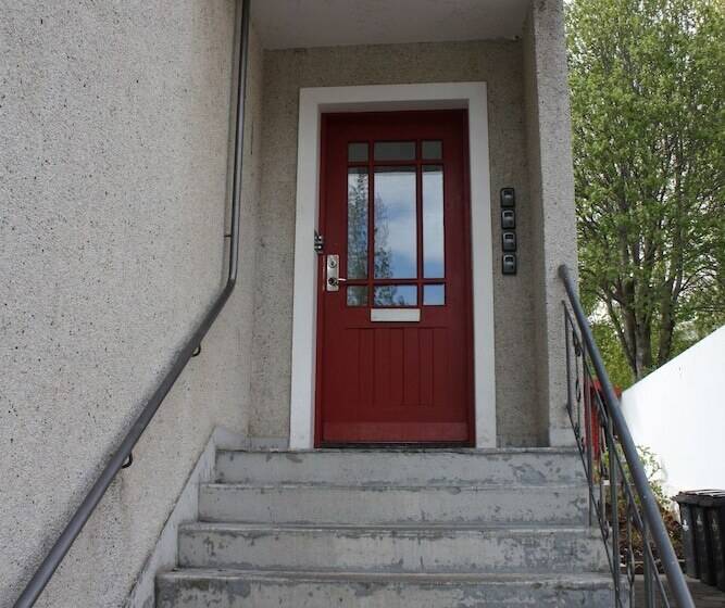 هتل Brekkugata 33 Guesthouse