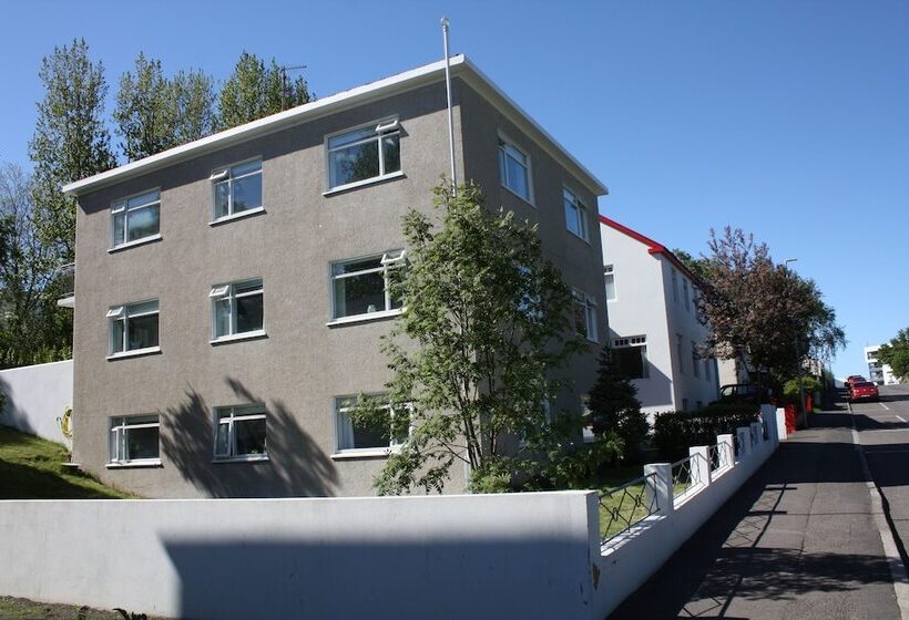 هتل Brekkugata 33 Guesthouse