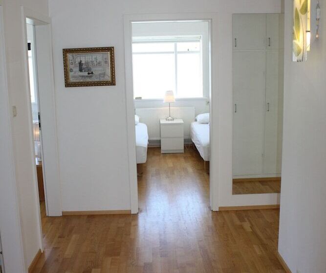 هتل Brekkugata 33 Guesthouse