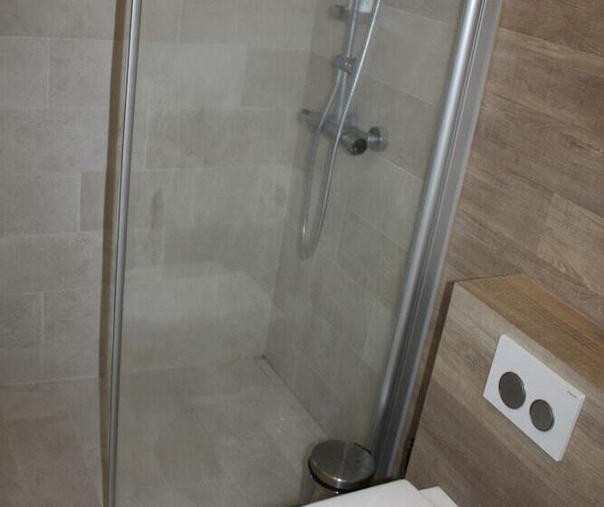 هتل Brekkugata 33 Guesthouse