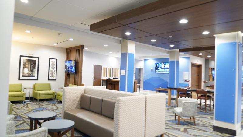 酒店 Holiday Inn Express & Suites Dallas Central Market Center By Ihg