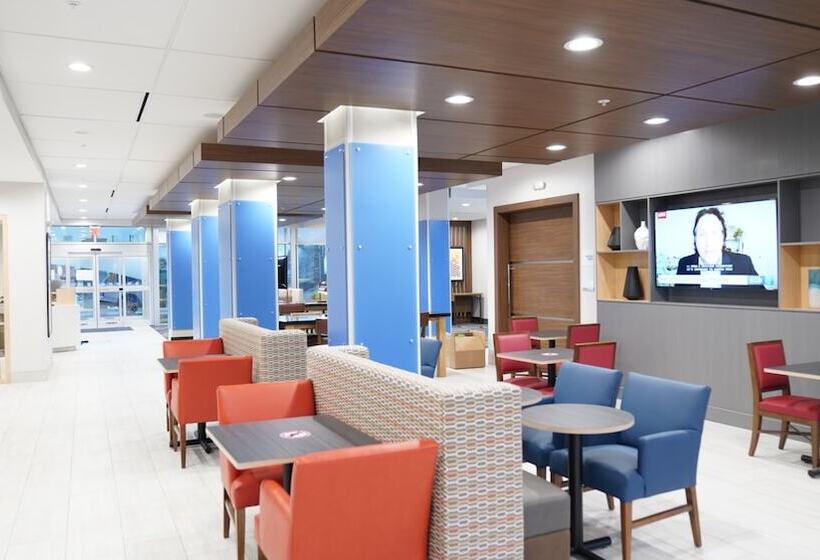 هتل Holiday Inn Express & Suites Dallas Central Market Center By Ihg