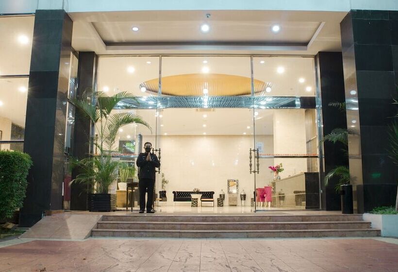 Marilyn Hotel Serpong