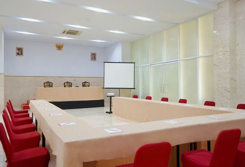 Marilyn Hotel Serpong