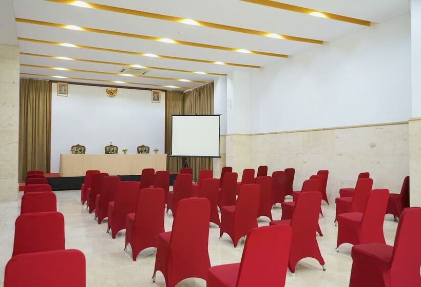 Marilyn Hotel Serpong