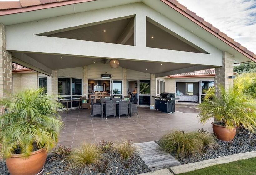 בית מלון כפרי Napier B&b   Tequila Sunrise