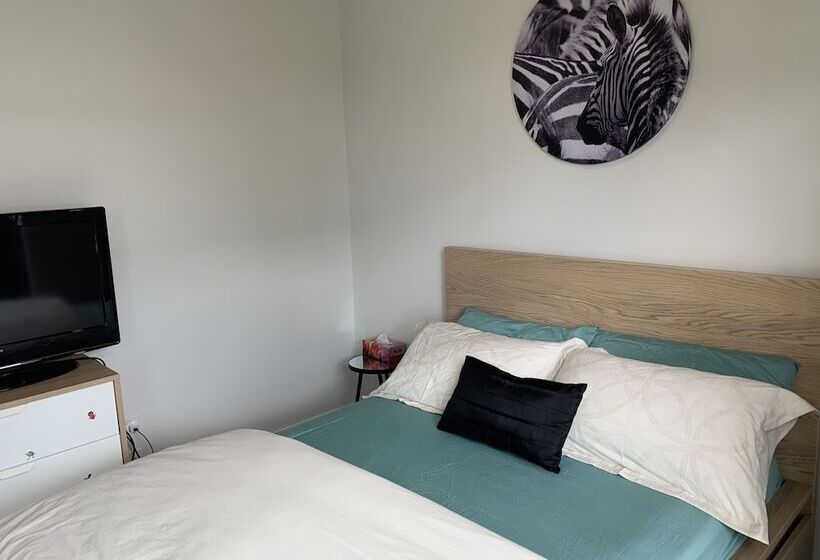 בית מלון כפרי Sam Family Home