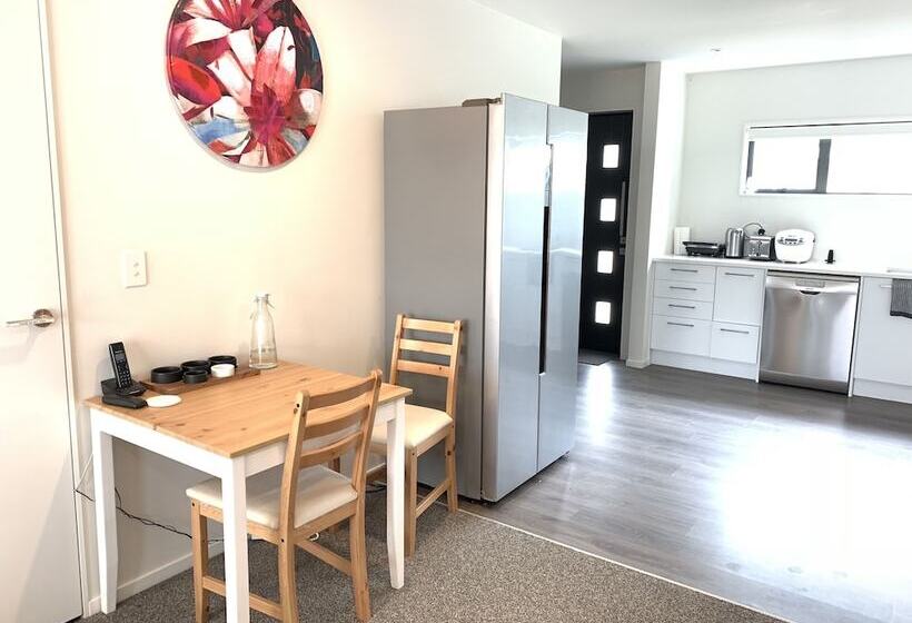 בית מלון כפרי Sam Family Home