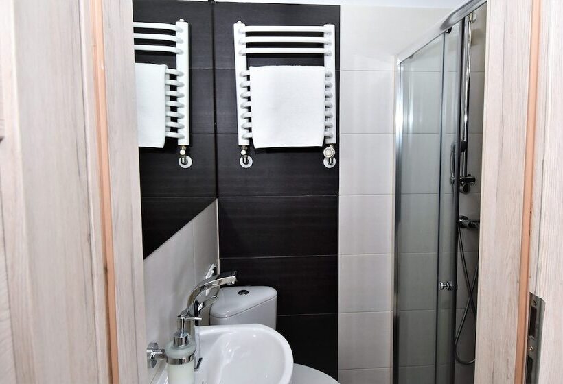 هتل Sleepinn Gdansk Airport