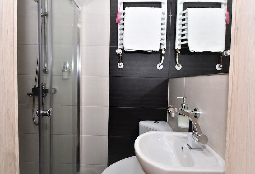 هتل Sleepinn Gdansk Airport