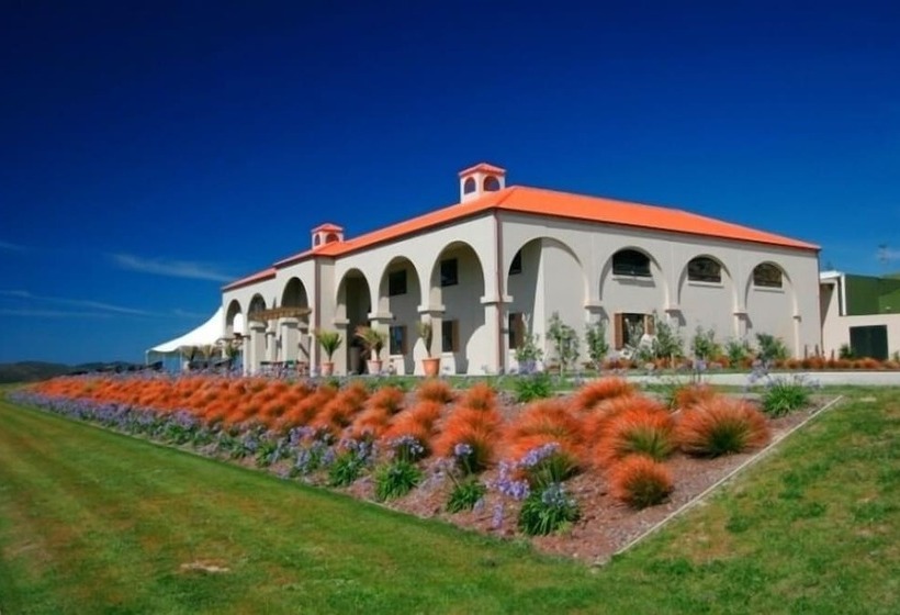 Отель Whatuwhiwhi Top 10 Holiday Park