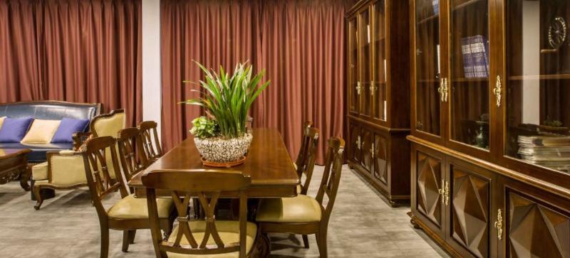 Отель Zhenze Waterside House