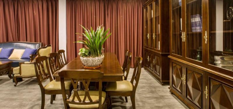 Отель Zhenze Waterside House