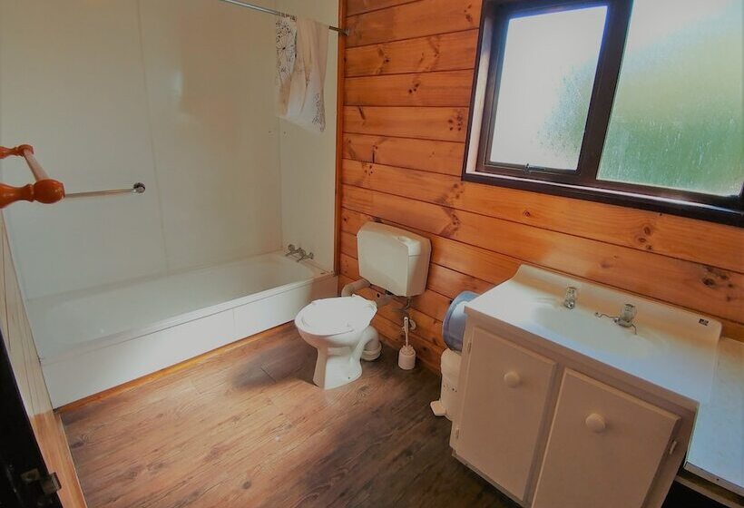 Pineacres Motel And Park