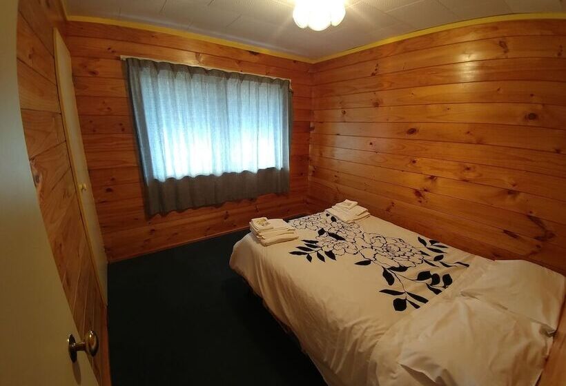 Pineacres Motel And Park