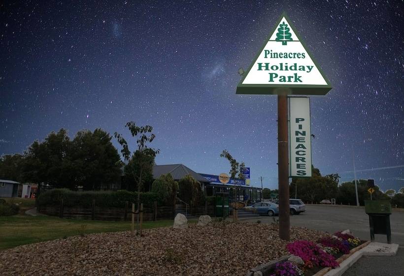 Pineacres Motel And Park