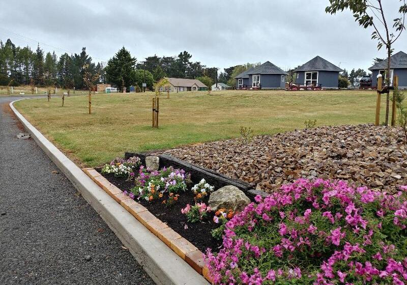 Pineacres Motel And Park