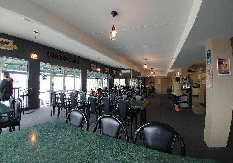 Pineacres Motel And Park