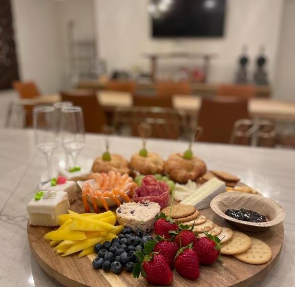 تختخواب و صبحانه Serenity In The Marigny