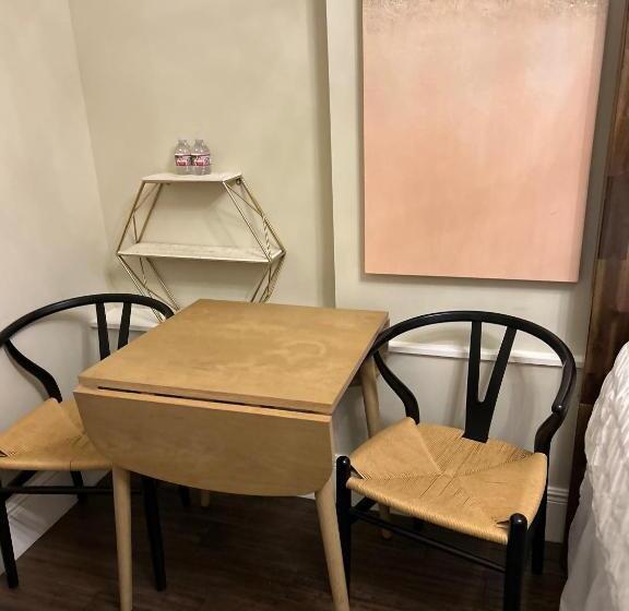 تختخواب و صبحانه Serenity In The Marigny