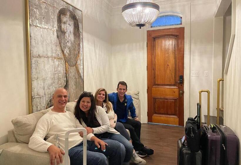 تختخواب و صبحانه Serenity In The Marigny