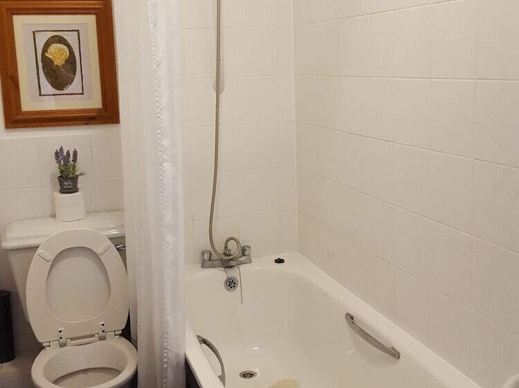 ベッドアンドブレックファースト The George Inn Middle Wallop