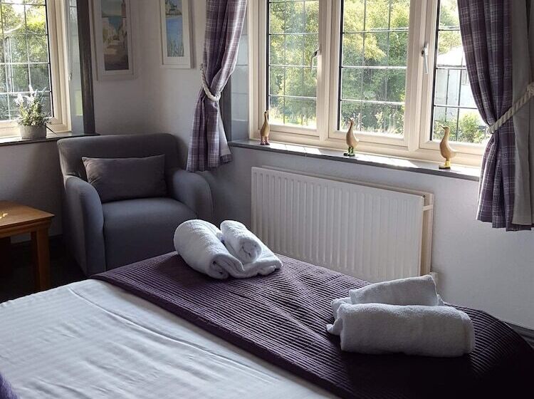 ベッドアンドブレックファースト The George Inn Middle Wallop