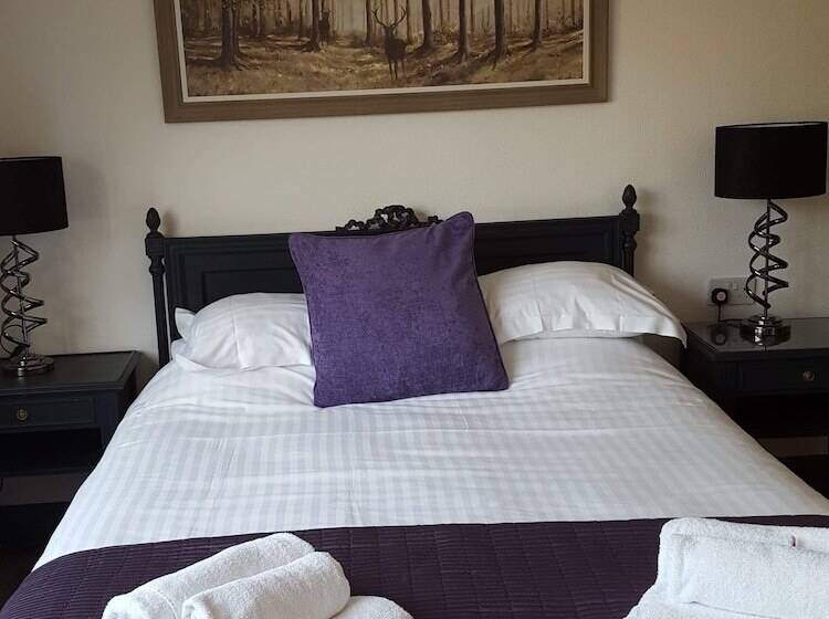 ベッドアンドブレックファースト The George Inn Middle Wallop