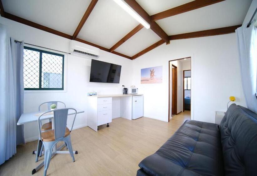 בית מלון כפרי Lakeside Inn Wollongong