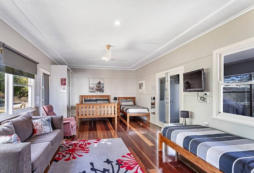 Government Road, 102