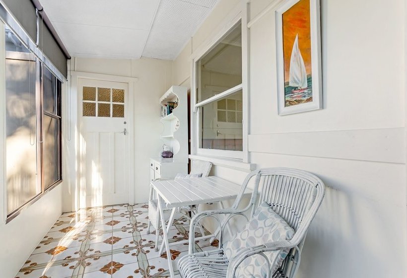 Government Road, 102