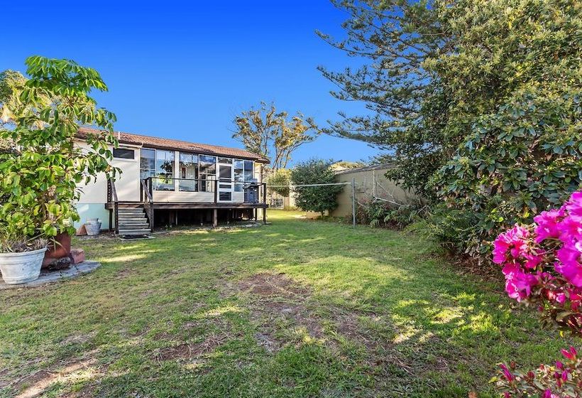 Government Road, 102