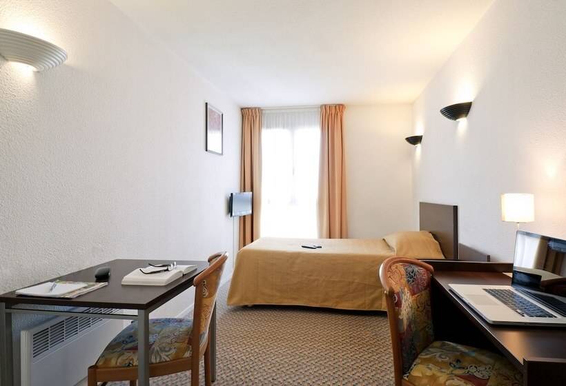 Aparthotel Adagio Access La Défense   Place Charras